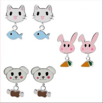 89908 oorstekers dier met eten 0