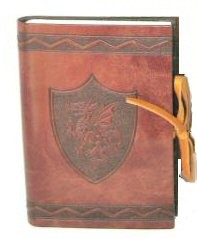 Lederboek bruin draak op schild met zigzag rand